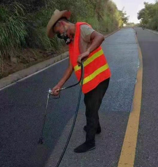 惠州路面喷涂翻新彩色步道施工方案