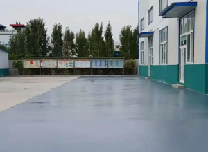 惠州彩色路面喷涂翻新的材料对冬季